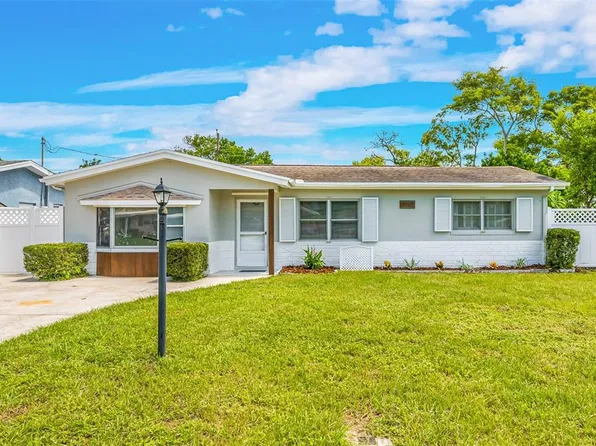 10953 109th St, Seminole, FL 33778