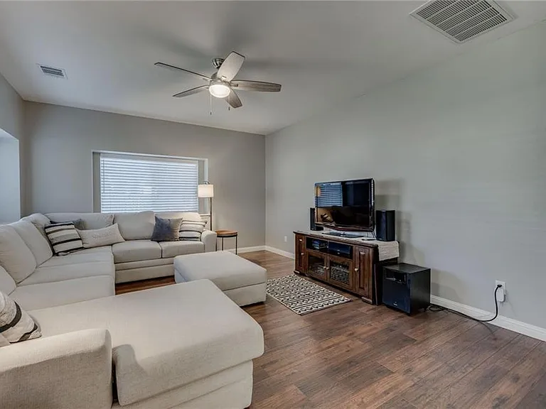 1405 Faustino Cv — Photo 12
