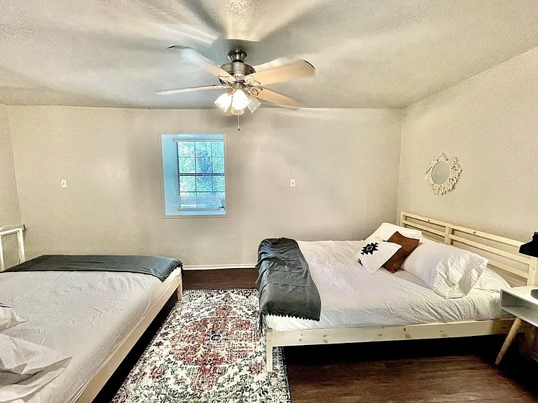 2413 Mission Hill Dr — Photo 14