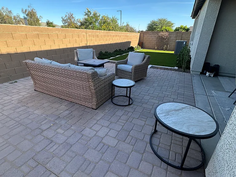 N 144th Ln — Photo 10