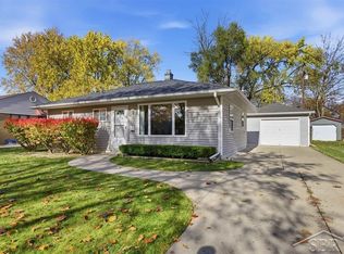 201 Princeton Ct, Midland, MI 48640