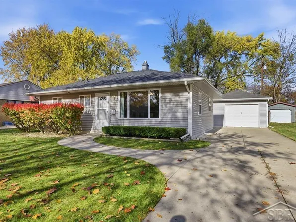 201 Princeton Ct, Midland, MI 48640