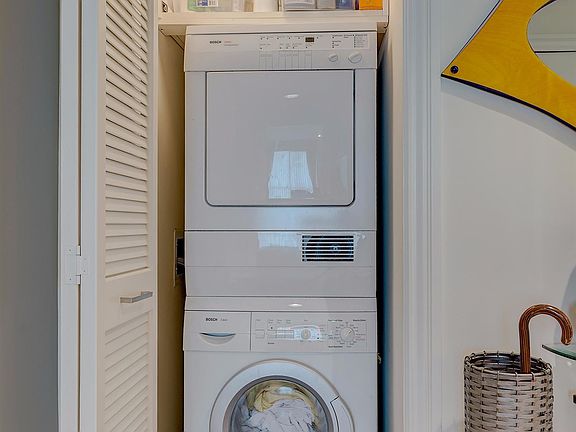 2nd image of 555 4th St Unit 618