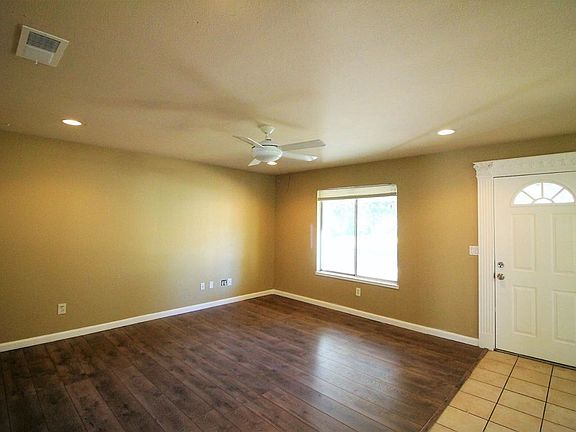 2nd image of 544 Redwood Ave