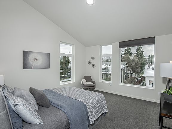 3rd image of 4305 N Montana Ave #5