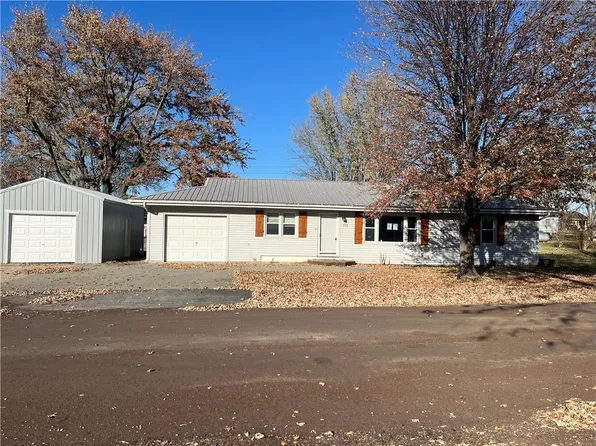 105 E Meadowbrook Ct, Polo, MO 64671