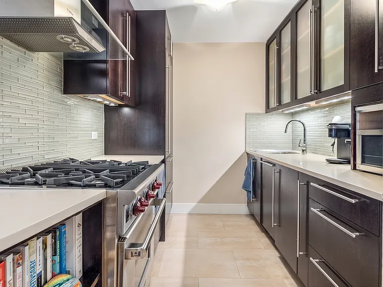 111 W 67th St #32B — Photo 4