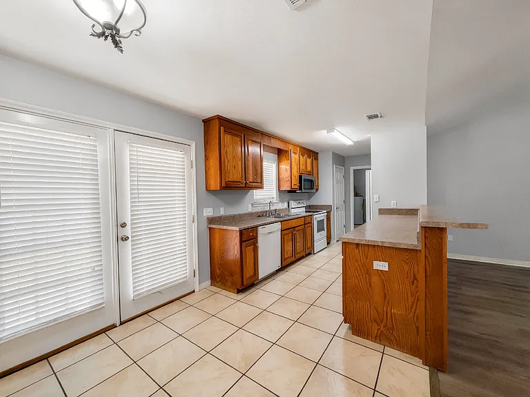 309 Union St — Photo 5