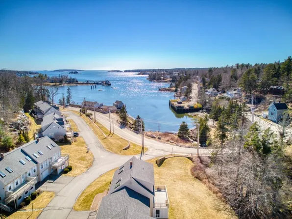 20 Village Court #40, Boothbay Harbor, ME 04538