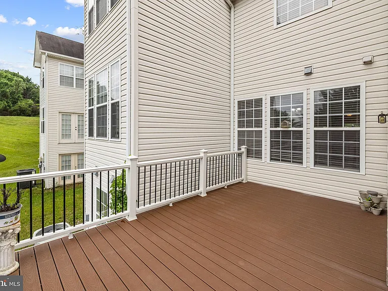 645 McLeary Sq SE — Photo 23