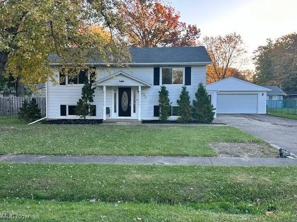 765 Hollywood Ave, Sheffield Lake, OH 44054