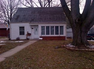 365 S Edison Ave, Elgin, IL 60123