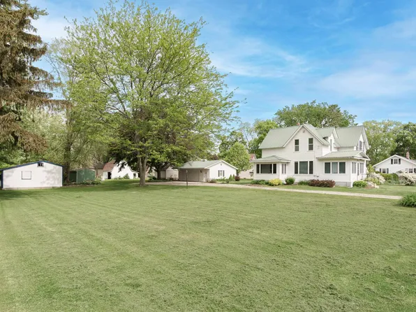 N4345 2nd St, Cambridge, WI 53523