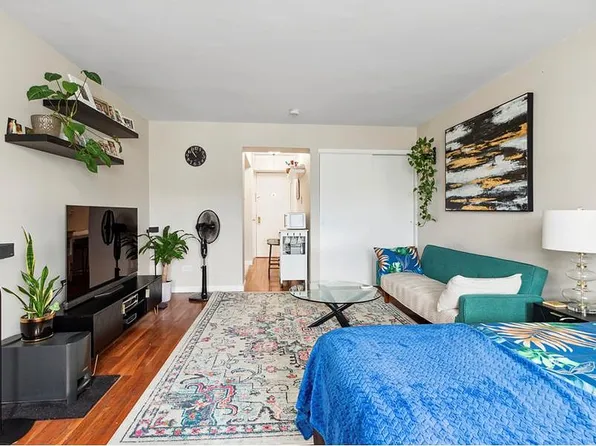 50-22 40th St APT 5D, Queens, NY 11104