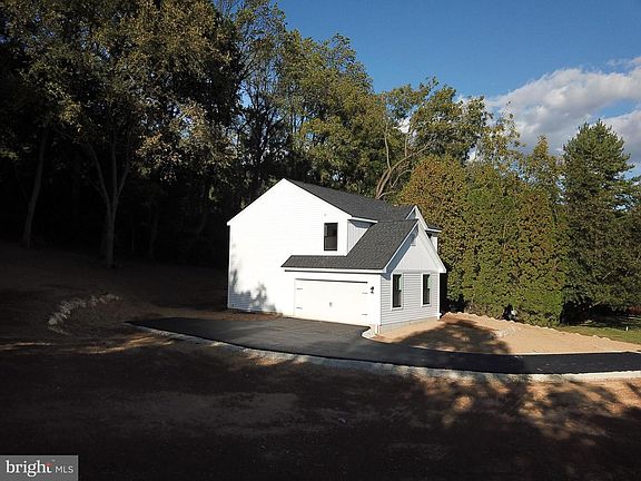 4th image of 3523 Humpton Rd