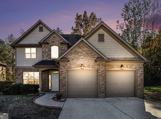 3907 Dunaire Dr, Stone Mountain, GA