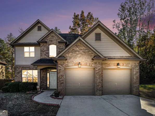 3907 Dunaire Dr, Stone Mountain, GA 30083