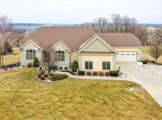 3476 Skarstinden Rd, Cottage Grove, WI 53527