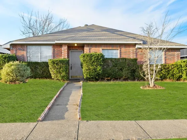 937 Applewood Dr, Cedar Hill, TX 75104