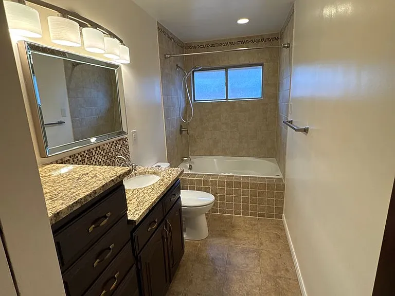 1317 Lexington Rd — Photo 19