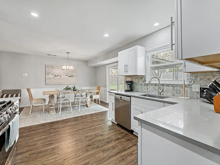 8508 Bradford Dr — Photo 11