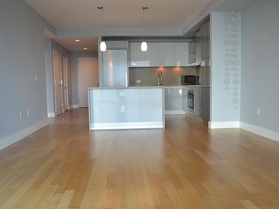2nd image of 77 HUDSON ST #3209