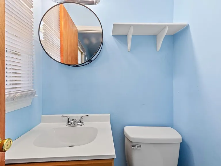 904 Beverly Dr — Photo 16