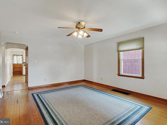 4th image of 524 Fulton St