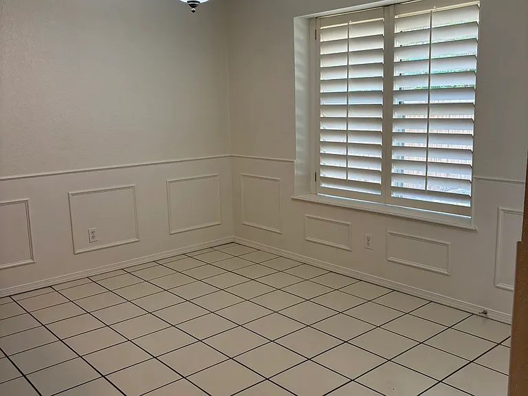 701 Goshawk Dr — Photo 10