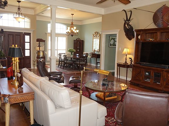 4th image of 804 Prestwick Ct