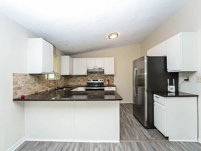 4275 Bradley Dr — Photo 5