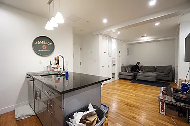 Rented by Rennit Inc.