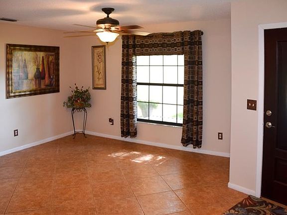 5th image of 16116 Country Crossing Dr