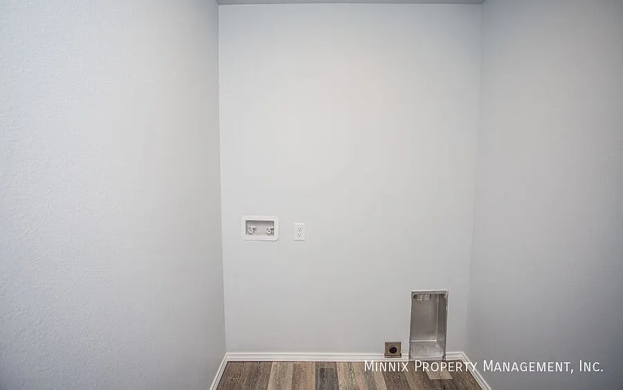3 bedroom / 2 bath | 5607 Jarvis St. #A — Photo 3