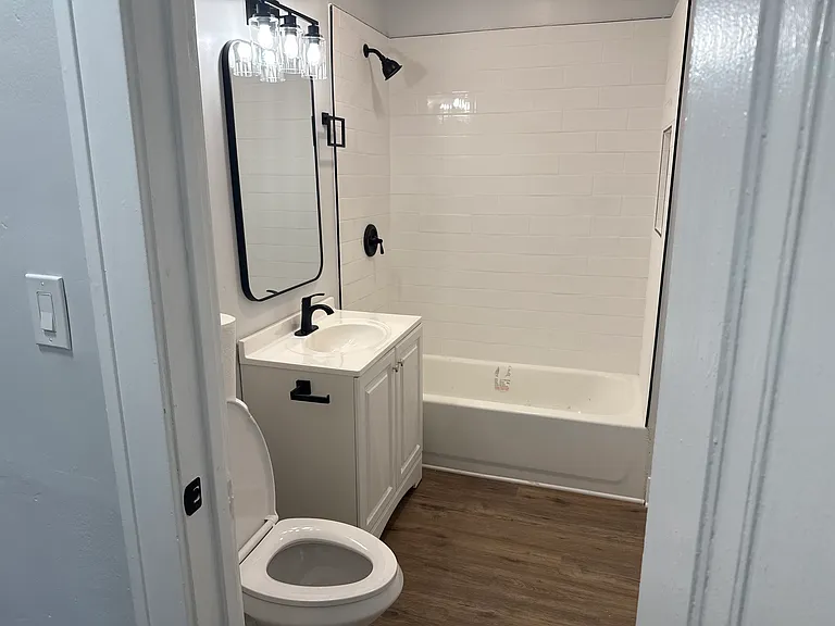1030 N Ash St — Photo 3