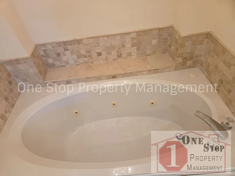 5222 W 121st St — Photo 18