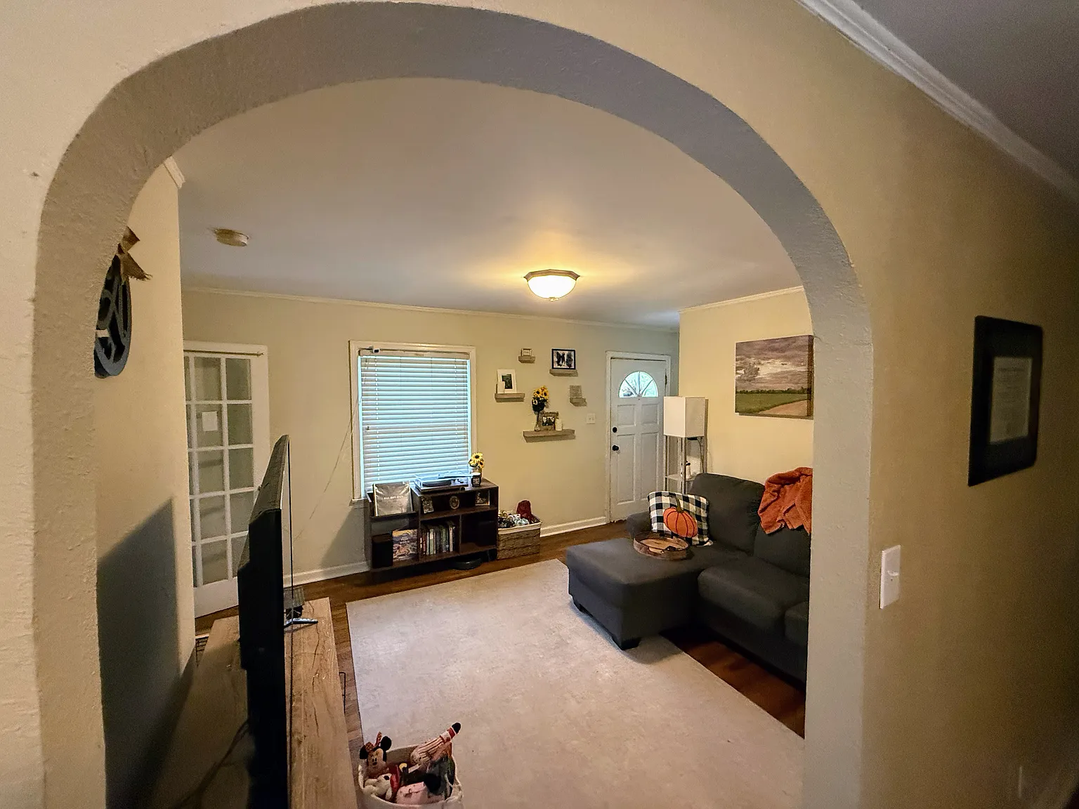 3 bed, 1000 sqft, $2,395 — Photo 3