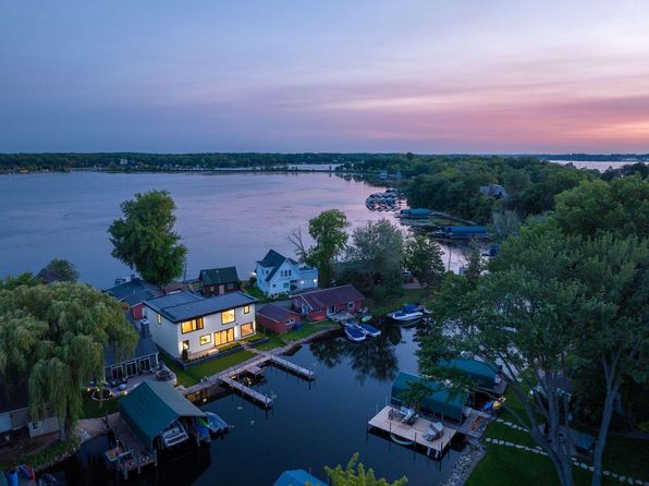 2507 Bantas Point Ln, Wayzata, MN 55391