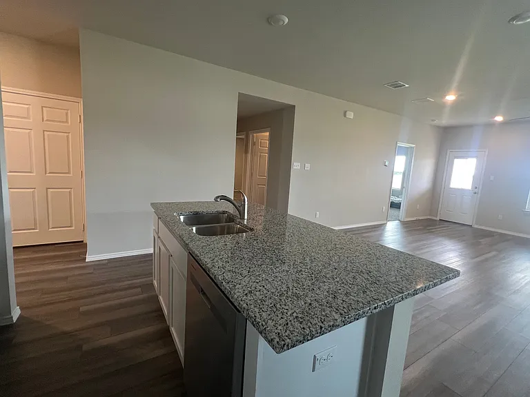 3209 Sherco Rd — Photo 5