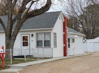 1110 Peninah St, Yankton, SD 57078