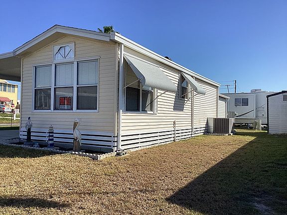 3rd image of 4320 Dundee Rd #25