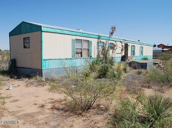 2nd image of 460 Luna Azul Dr