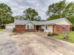 697 Eric Ct, Biloxi, MS 39532