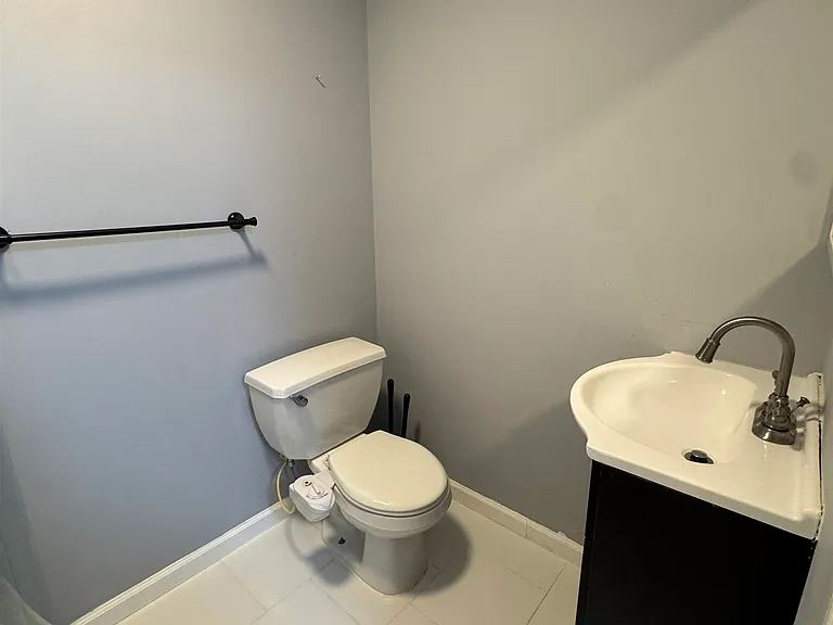 533 Martin Luther King Jr Dr #B — Photo 11
