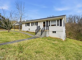 110 Taylor Town Rd, Johnson City, TN 37601