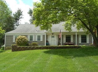 18 Mountain View Dr, Chester, NJ 07930