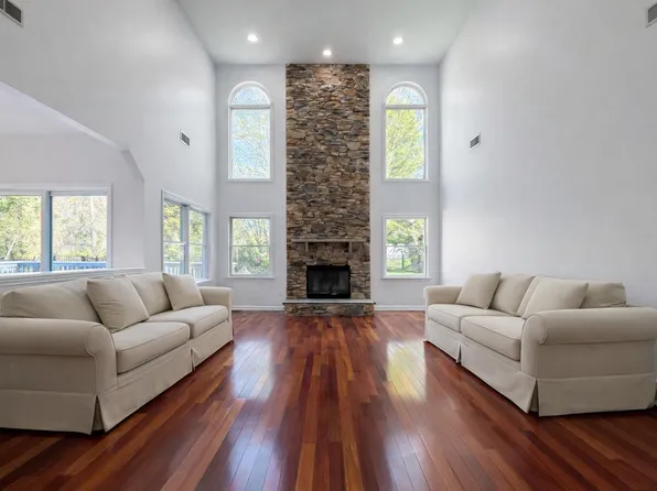 12 Fortune Way, Suffern, NY 10901