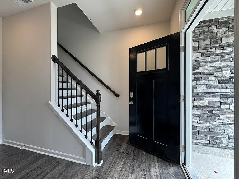 724 Dorset Stream Dr — Photo 3