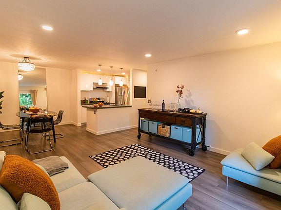 4th image of 1625 Hotel Circle South C206