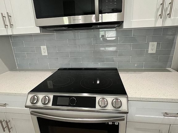 4th image of 1106 Royal Palm Ave #1104